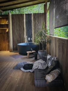 Posezení v ubytování Konokora Ecolodge
