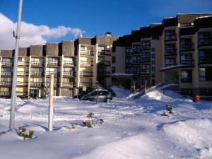 Résidence Chalmettes - Joli studio rénové avec accès direct aux pistes. parking privé. MAE-8704 v zime