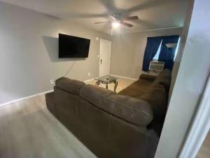 TV a/nebo společenská místnost v ubytování A private rental unit in Lawton OK near Fort Sill