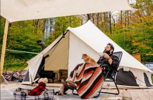 Majutusasutuse Piebald Mountain Pet Friendly Tents, Petersburg, New York külastajad