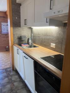 Una cocina o kitchenette en Large central apt with view