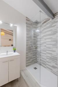 Un baño de Rustic Escape by Fidalsa 36 fotos más
