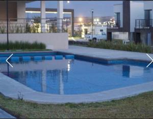 Bazén v ubytování Beautiful 3-bedroom house 12 min to Queretaro downtown nebo v jeho okolí