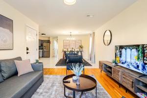 Χώρος καθιστικού στο 3BR Stay for Crews & Families +45 φωτογραφίες