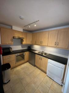 Kuchyň nebo kuchyňský kout v ubytování Apartment in Limerick City