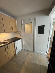 Kuchyň nebo kuchyňský kout v ubytování Apartment in Limerick City