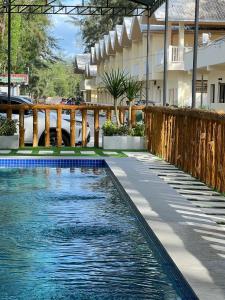 Bazén v ubytování Odyssea Beach Resort nebo v jeho okolí