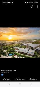 Východ nebo západ slunce při pohledu z apartmánu nebo okolí