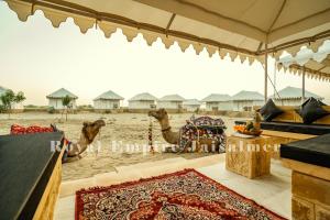 Hiburan malam untuk tetamu yang menginap di Royal Empire Camp & Resort Jaisalmer