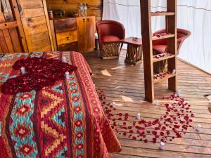 Postel nebo postele na pokoji v ubytování Aldea Tipi Glamping