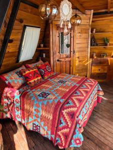 Postel nebo postele na pokoji v ubytování Aldea Tipi Glamping