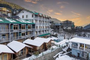Nespecifikovaný výhled na hory nebo výhled na hory při pohledu z hotelu