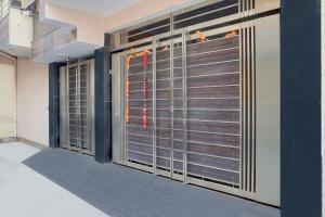古尔冈Super Hotel O Sheetla Colony的相册照片