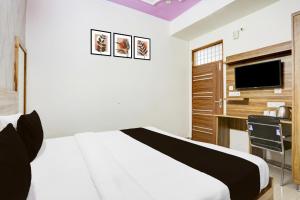 TV a/nebo společenská místnost v ubytování Super Townhouse Sector 4 Gurgaon