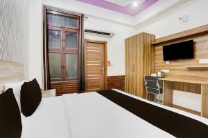 TV a/nebo společenská místnost v ubytování Super Townhouse Sector 4 Gurgaon