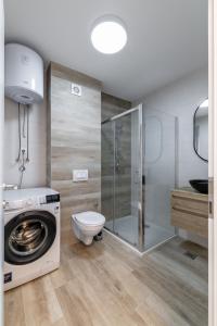 Ένα μπάνιο στο Apartment Solin Mezanovci