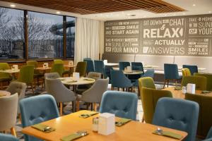 Uma área de estar em Holiday Inn - Aktau - Seaside by IHG