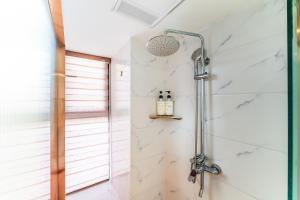 Koupelna v ubytování 云享城居 SKY高空Loft公寓酒店 春熙路九眼桥店