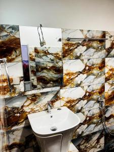 Ένα μπάνιο στο Shanika Guest & Villa