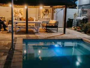 Swimmingpoolen hos eller tæt på Cape Select Luxury Accommodation