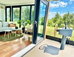 Gallery image of Homeship Blue Sky in Offingawier