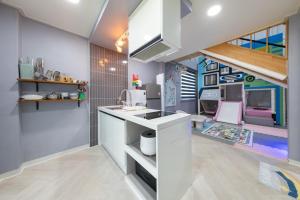 Kuchyň nebo kuchyňský kout v ubytování Gyeongju Haneul Kids Pool Villa