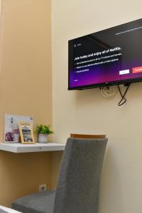 TV a/nebo společenská místnost v ubytování Sun City Accomodation
