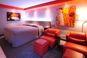 Gallery image of Le Chabrol Hotel & Suites in Montreal