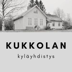 two pictures of a house with the words kukushima at Kukkolan vanha koulu in Kukkola
