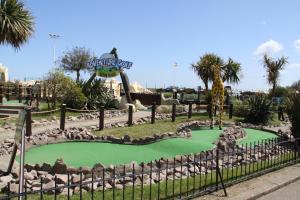 A view of the pool at OYO Swanvale Lodge Hotel or nearby 
