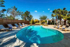 Swimmingpoolen hos eller tæt på CAN MARTONA