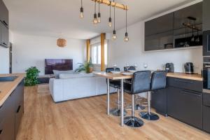 Η κουζίνα ή μικρή κουζίνα στο Appartement Mi-Luna - Welkeys