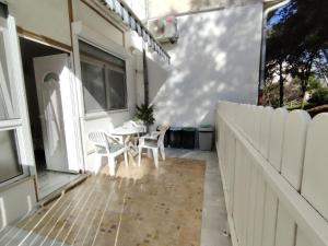 Balkón nebo terasa v ubytování Studio-apartman Ella