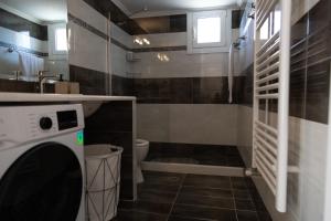 Ένα μπάνιο στο Evillion +20 φωτογραφίες