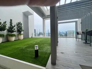 Residensi Agile Delima by Times 8 tesisinde bir balkon veya teras