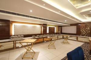 Posezení v ubytování Hotel Kohinoor Palace, Ludhiana
