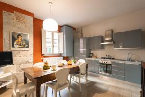 Köök või kööginurk majutusasutuses Borgo Suite Apartment