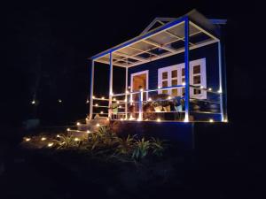 Budova, kde se kapslový hotel nachází + 16 fotografií