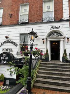 Fasada ili ulaz u objekat The Lansdowne Hotel