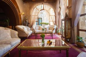 Istumisnurk majutusasutuses Historic Boutique Hotel Cattaro