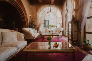 Istumisnurk majutusasutuses Historic Boutique Hotel Cattaro