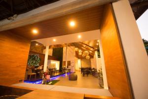 Swimmingpoolen hos eller tæt på The Viridian Resort Patong