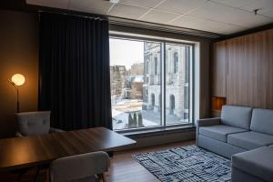 Posezení v ubytování Hotel Chicoutimi, affilié à Hyvi