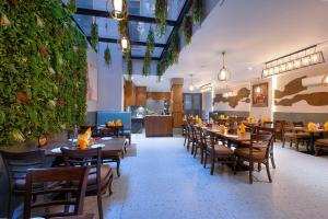 Restaurace v ubytování TreeHouse Stamp Amritsar