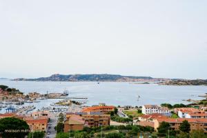 a view of a city and a body of water at Bella Vista House, vista mare e terrazza in Palau