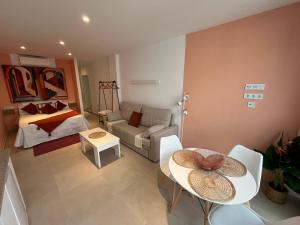 Postel nebo postele na pokoji v ubytování Estudio Nuevo Amanecer 1 + 69 fotografií