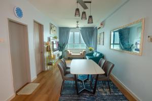 Χώρος καθιστικού στο Medina City Sea View Home