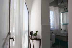 Koupelna v ubytování La Tua Terrazza in Costiera + 42 fotografií