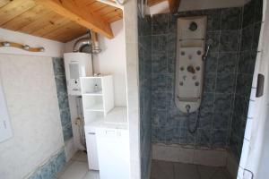 Un baño de Mais 5 pièces 10 couchages SAINT PIERRE D'OLERON SPO000-1011 11 fotos más