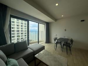 Χώρος καθιστικού στο Gold Coast Apartment